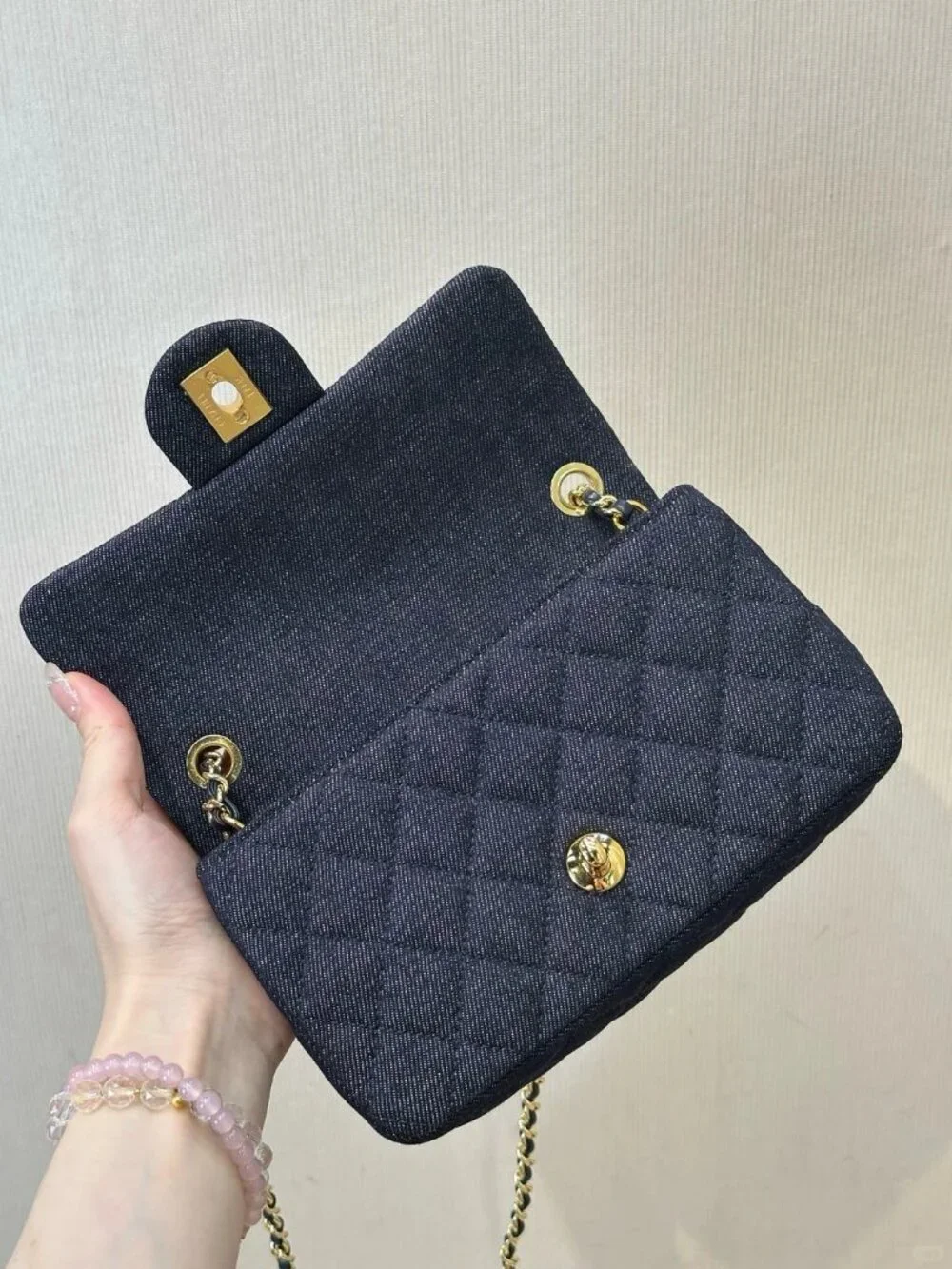 Classic CHANEL Bags: A Stylish and Versatile Choice for Elegance
